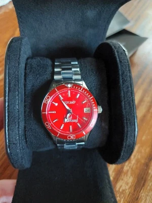Donald TRUMP Ladies Woman's Victory Watch RED SILVER Original Packaging 45-47  - Image 1 of 4