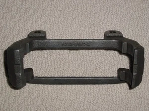 Soporte de montaje de pinza de freno delantero izquierdo Ford Mustang Cobra PBR 94-04 OEM NOS - Imagen 1 de 1
