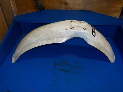 YAMAHA YZ 250 YZ 490 ПЕРЕДНЕЕ КРЫЛО #5X6-21511-01-00, ПОВРЕЖДЕН, ГРЯЗНЫЙ Б/У  - Изображение 1 из 4