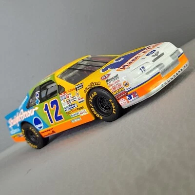 Quartzo escala 1/43 - 2039 Ford Thunderbird seta reta Derrike Cope Nascar - Imagem 1 de 4