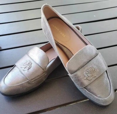 Mocasín para mujer Taryn Rose flor 8,5 plateado metálico cuero floral Foto 1 de 4