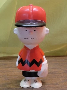 Vintage 1950 Erdnüsse Charlie braun mit Baseballhandschuh rot Kleidung Shampoo Flasche - Bild 1 von 19