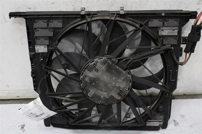 RADIATOR FAN ASSEMBLY 550i 550i Gt 650i 750 HYBRID 750i 750il 09-15 1368891 Foto 1 de 4