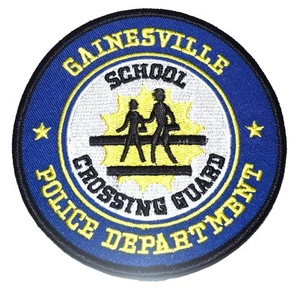 GAINESVILLE – SCHOOL CROSSING GUARD - GEORGIA CAMPUS Police Patch KIDS WALKING - Picture 1 of 1