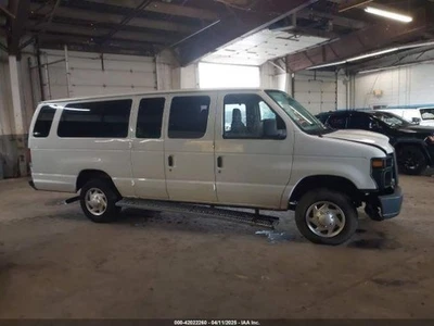 Conjunto de filtro de aire usado se adapta a: furgoneta Ford E350 2014 5,4 grado A Foto 1 de 4