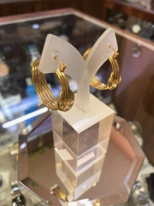 Solid Gold Hoop 14kt Gold Earrings Pair Beautiful Royal Design - Gift Timeless - Picture 1 of 7