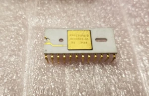 Vintage NS '71 White Ceramic With GOLD Top 24Pin Chip MM5230PQ/D - Picture 1 of 3
