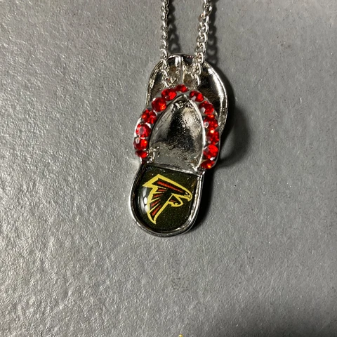 Atlanta Falcons NFL Football Metal Necklace Fashion Jewelry Sandal Gems Red Cover