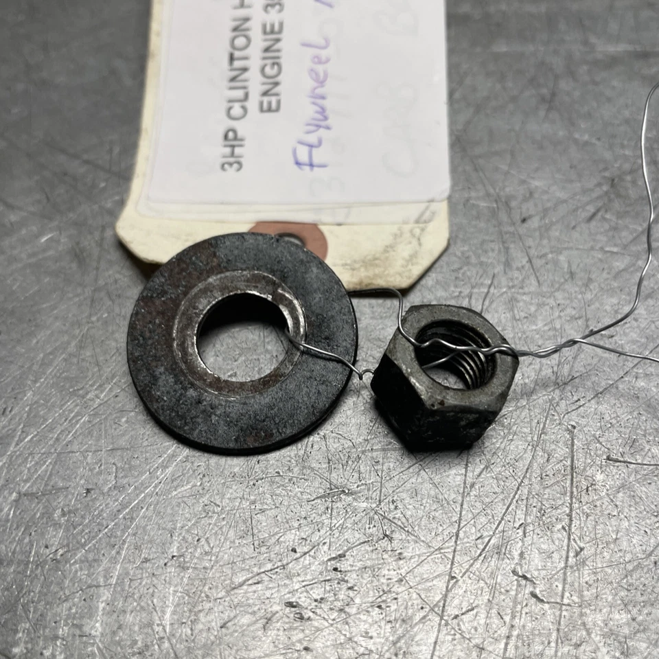 OEM GOOD USED 3HP CLINTON HORIZONTAL ENGINE 350JOAF FLYWHEEL NUT & WASHER - Image 1 of 2