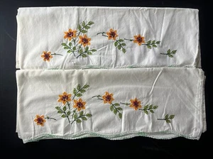 SET federe standard vintage ricamate a mano nonna bordo verde fiori arancioni - Foto 1 di 10