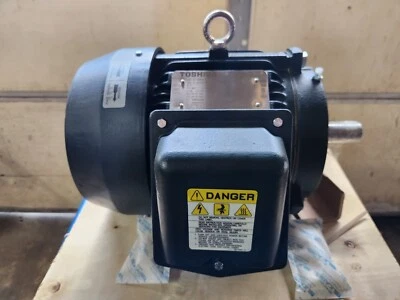 Toshiba 0054XDSB41A-P EQP Global 841 Motor 3 Phase 460V 5HP 4 Pole - Image 1 of 4