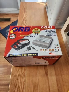 Ancien lecteur interne SCSI 3,5" CASTLEWOOD ORB 2,2 Go - ORB2S100 - Photo 1/5
