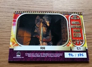 Stargate Season 8 KNEEL BEFORE YOUR GOD G1 RA Trading Card No. 92/375 - Imagen 1 de 2