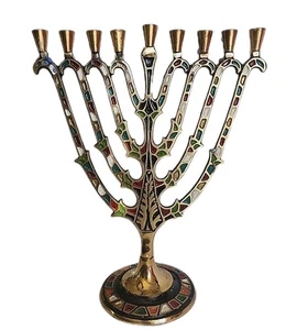 Menorá Hanukkah de latón vintage multicolor ornamentada 10" H"x 8" W hecha en Israel  - Imagen 1 de 6