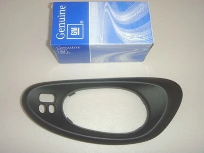 CHEVROLET CHEVY TRAILBLAZER 02-09 FRONT DOOR HANDLE BEZEL SWITCH DRIVER SIDE NEW - Image 1 of 3