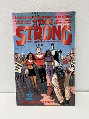 Tom Strong Book 1 Alan Moore Chris Sprouse America’s Best  TPB (2000) 2nd print  - Image 1 of 4