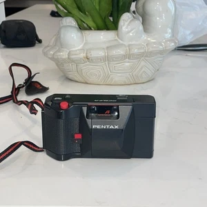 FUNKTIONIERENDE Pentax PC35 AF-M Date Point Shoot 35mm Kamera Batteriefach ist beschädigt - Bild 1 von 9