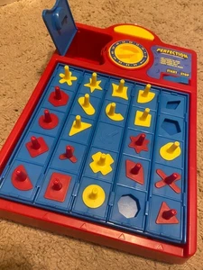 table top perfection Spiel fehlen ein paar Teile aber funktioniert inklusive Anleitung - Bild 1 von 4