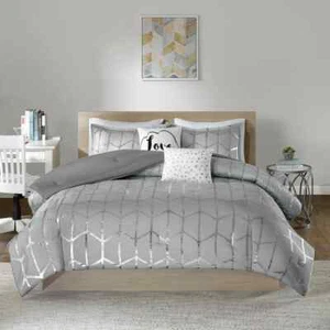 NEW! ~ CHIC SILVER GREY METALLIC SPARKLE RUFFLE STRIPE GIRLS SOFT COMFORTER SET - Picture 1 of 3