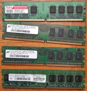 4 banchi di memoria Ram desktop 1 gb, DDR2 667 PC2-5300U x 4 - Foto 1 di 1