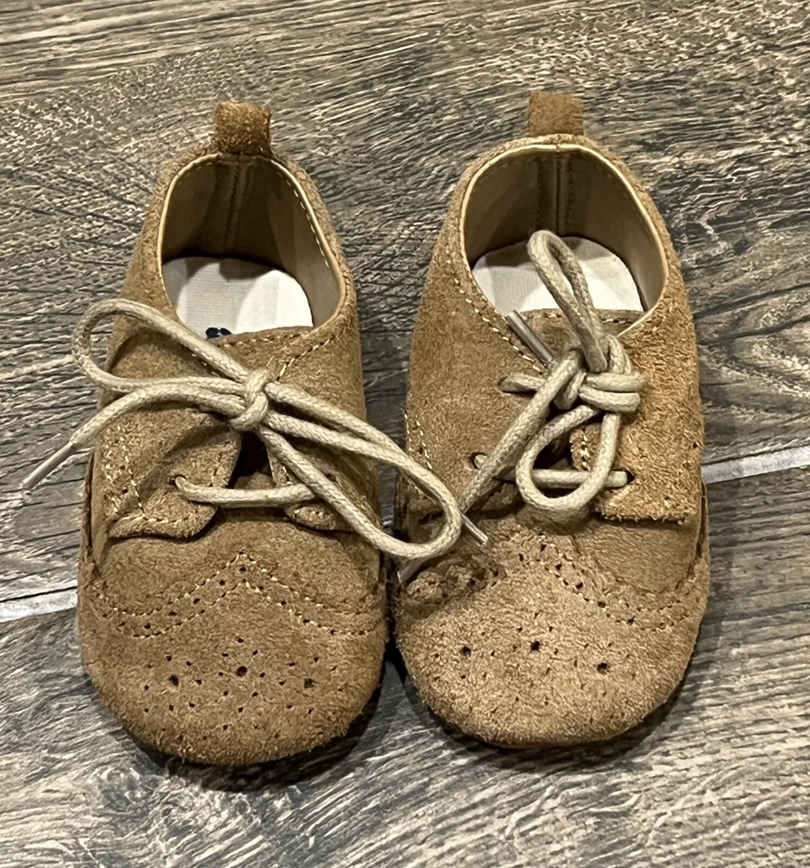 Zapatos para cuna Oxford de gamuza Baby Gap talla 12-18 meses usados Foto 1 de 1