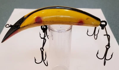 Vintage Helin M2 Flatfish Yellow-Red-Black Wooden Crankbait Fishing Lure 4.5” - Image 1 of 4