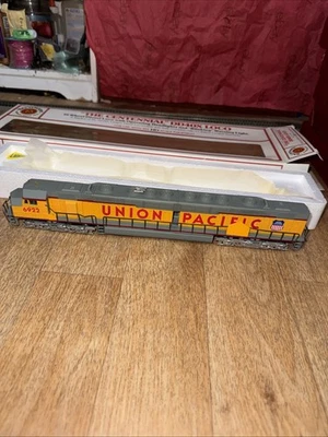 Bachmann Union Pacific-Centennial Locomotive 6922 DD40X Run - Image 1 of 4