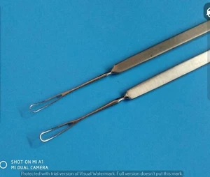 2 pcs Lens Loops Ophthalmic forceps Lens Loop Curved 3mm wide serrations on top - Picture 1 of 18