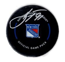 2017-18 Fanatics Under Wraps NHL Series 1 Autographed Hockey Puck 5