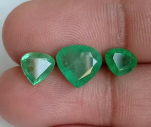 Piedra suelta en forma de pera esmeralda color verde vivo corte facetado zambiano 4,33 quilates - Imagen 1 de 4