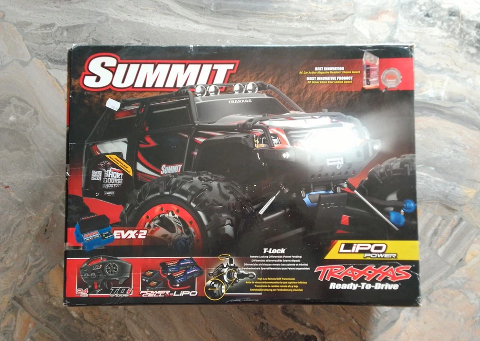 Traxxas Summit (1/8 Mugen Kyosho Tamiya Serpent Sanwa Futaba Os lipo) - Immagine 1 di 3