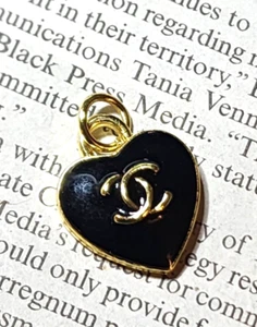 Bottone Chanel cuore nero 16 mm tirante cerniera - Foto 1 di 3