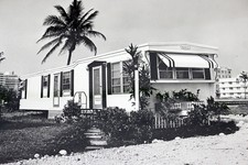 FRANK SINATRA/Tony Rome Cast/Set Crew Photo or Nashua Mobile Homes Ad Photo #15