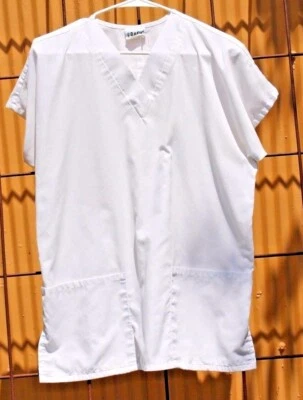 Simply Basic White V Neck Pullover SCRUB Top, Size M  FREE SHIPPING! - Image 1 of 4