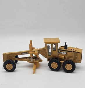 John Deere 772CH ERTL Construction Road Grader Yellow Diecast 1199F Toy Vtg Sz S - Picture 1 of 19