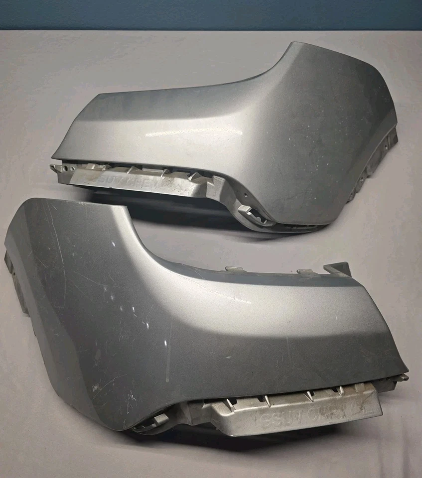 Par de cubiertas de esquina superior plateadas para parachoques trasero Chevy Trax 2015-2016 OEM L R Foto 1 de 4