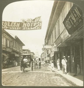 D0460~ FILIPINAS - Manila, English Hotel & Street Stereoview de HC White - Imagen 1 de 3