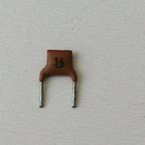 LOTTO 2000 PZ CONDENSATORI CERAMICI RADIALI 36 PF 63 V 2 % 4x5x2 mm - Picture 1 of 3