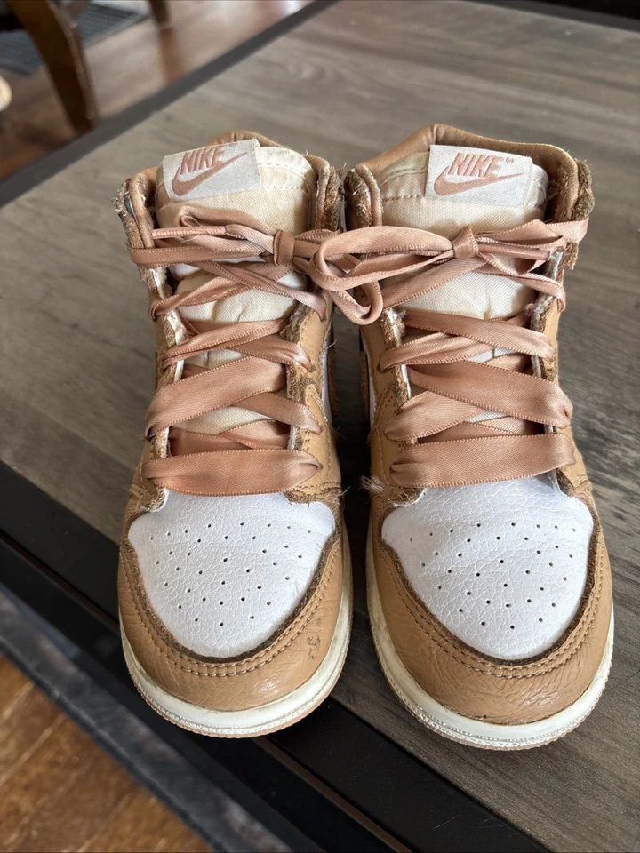 Nike Air Jordan 1 Mid SE Zapatos Niño Pequeño Talla 10C Praliné FN6623-201 Atlético Usado en Excelente Condición Foto 1 de 4