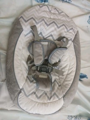 Cubierta de asiento 2 en 1 para gorila bebé Ingenuity león búho Foto 1 de 4