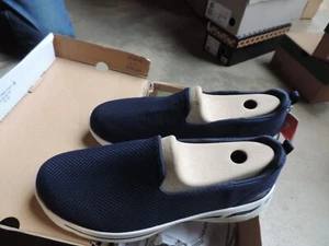 Womens Skechers Arch Fit GoWalk Size 11 Navy/White 124401W/NVW - Picture 1 of 6