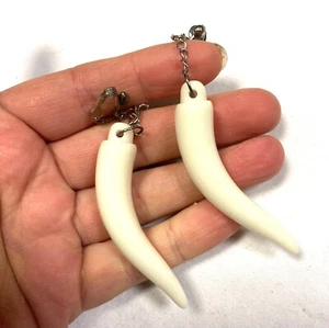 Cave Girl Tribal Teeth EARRINGS Fang Tooth Voodoo Witch Doctor Fancy Dress Mens - Picture 1 of 3