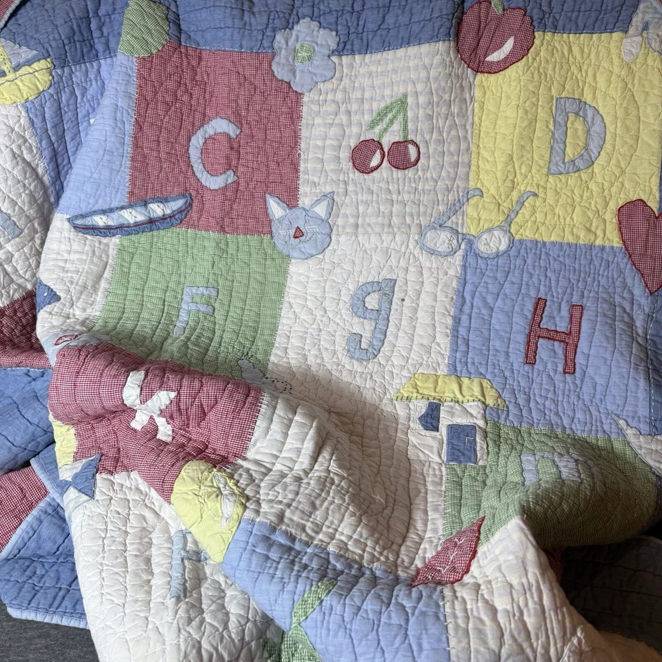 Colcha Pottery Barn Kids alfabeto ABC xadrez duplo parte inferior **MANCHAS - Imagem 1 de 4