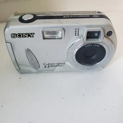 Sony Cyber-shot DSC-P32 Digtal Camera 3.2MP - FOR PARTS - Image 1 of 4