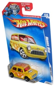 Hot Wheels Heat Fleet '09 8/10 Yellow Morris Mini Toy Car 124/190 - (Battle Forc - Picture 1 of 1