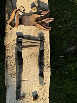 Archery Arm Guard And Finger Glove, Leather, Unisex, Good Condition - Image 1 of 4