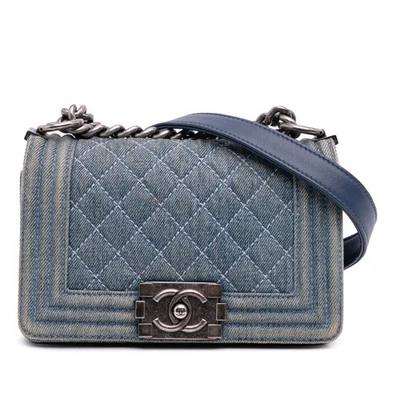 Bolsa tiracolo autêntica Chanel pequena acolchoada menino aba tecido jeans azul - Imagem 1 de 4