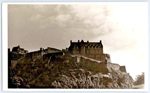 Antiguo castillo en la cima de la colina, Inglaterra, década de 1960 de colección 8"" x 5"" foto en blanco y negro - Imagen 1 de 1