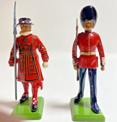 Two 1986 Britains Ltd London Guard Lead Soldiers Made in England 2.5" Tall - Image 1 of 4