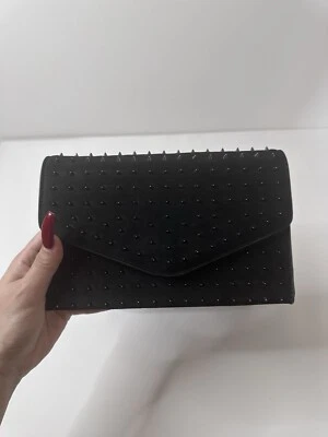 Bolso clutch STEVE MADDEN Daisie negro gamuza con tachuelas (estilo sexy) Foto 1 de 4